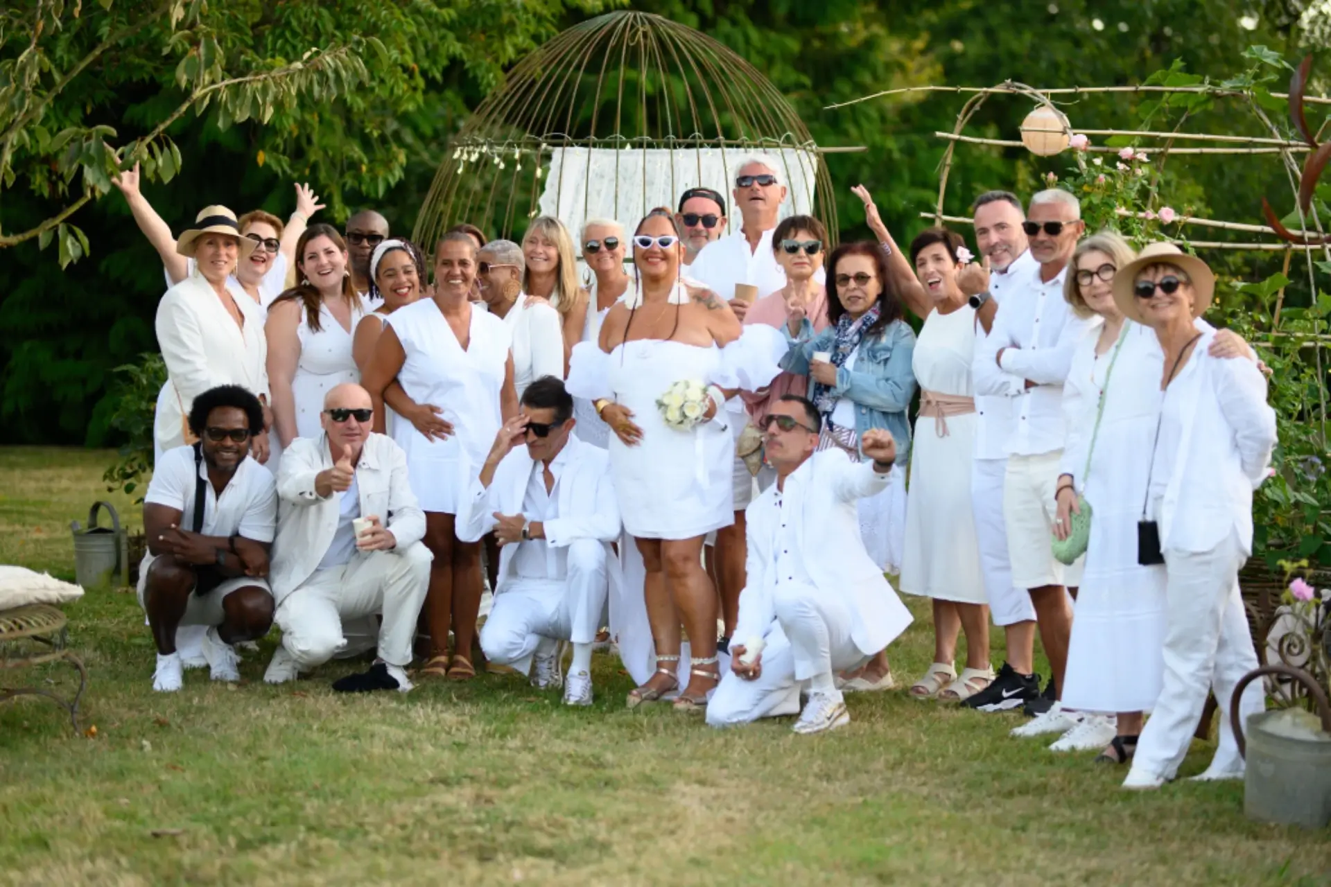 Photo de groupe lors d’un anniversaire